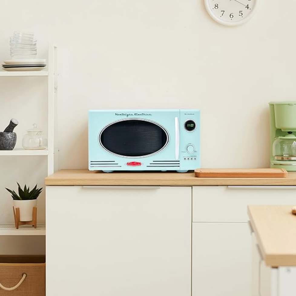 Retro Countertop Microwave Oven, 0.9 Cu. Ft., 800 Watts with LED Digital Display, Child Lock, Easy Clean Interior – Aqua
